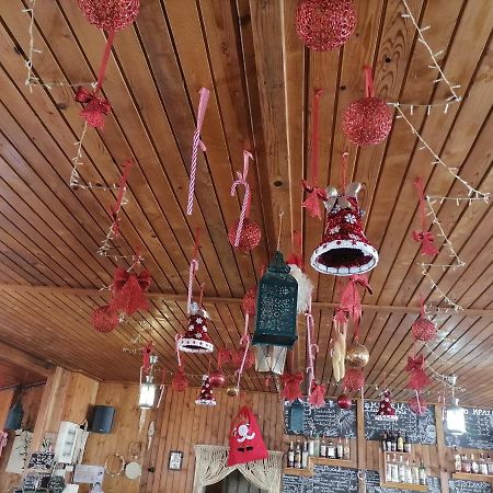 Livadaki Village Megali Kapsi Bagian luar foto