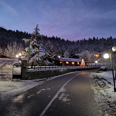 Livadaki Village Megali Kapsi Bagian luar foto
