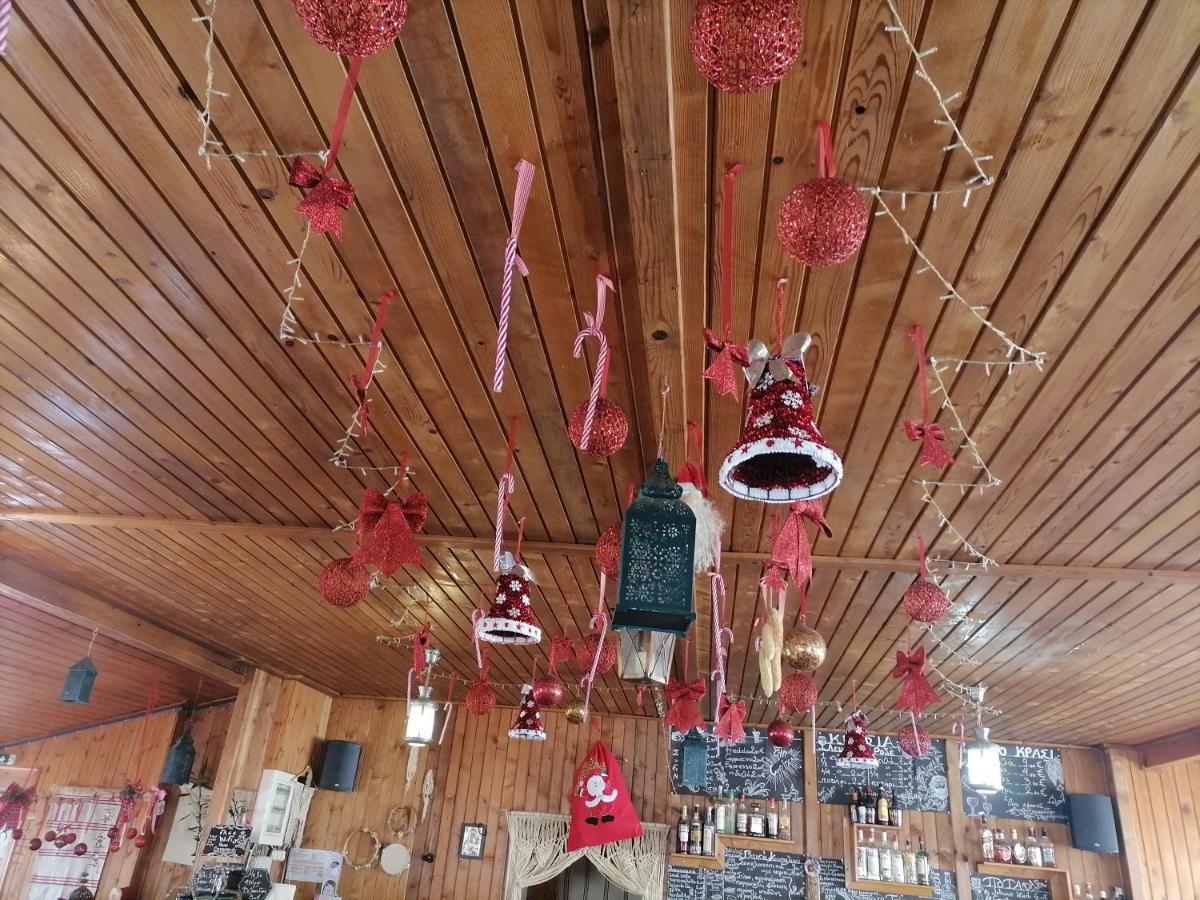 Livadaki Village Megali Kapsi Bagian luar foto