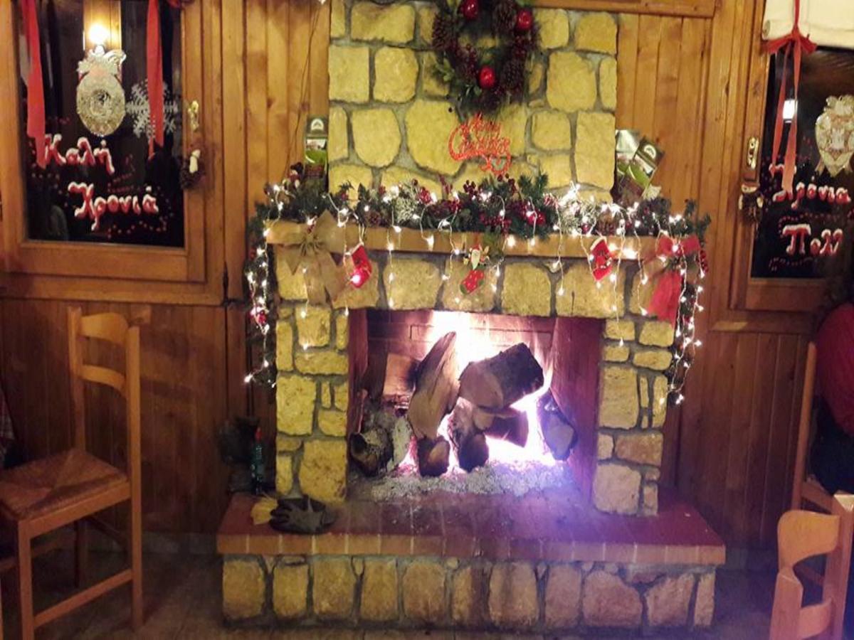 Livadaki Village Megali Kapsi Bagian luar foto