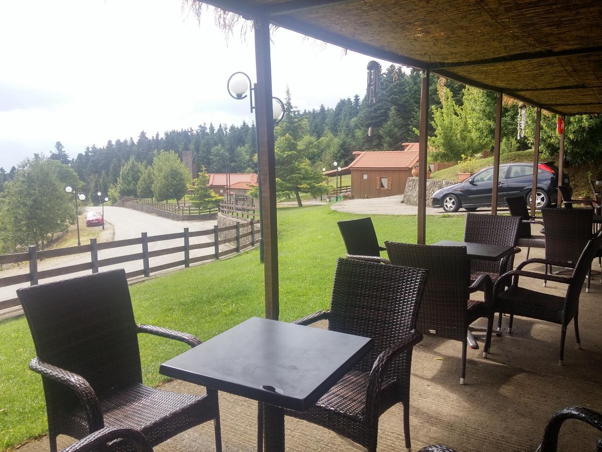 Livadaki Village Megali Kapsi Bagian luar foto