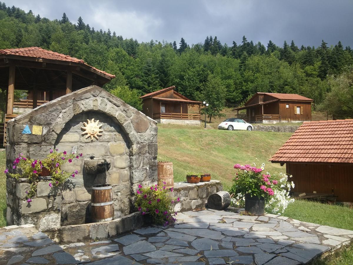 Livadaki Village Megali Kapsi Bagian luar foto