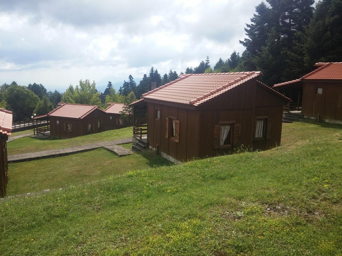 Livadaki Village Megali Kapsi Bagian luar foto