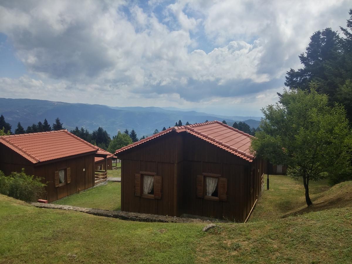 Livadaki Village Megali Kapsi Bagian luar foto