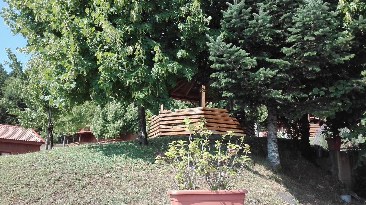 Livadaki Village Megali Kapsi Bagian luar foto