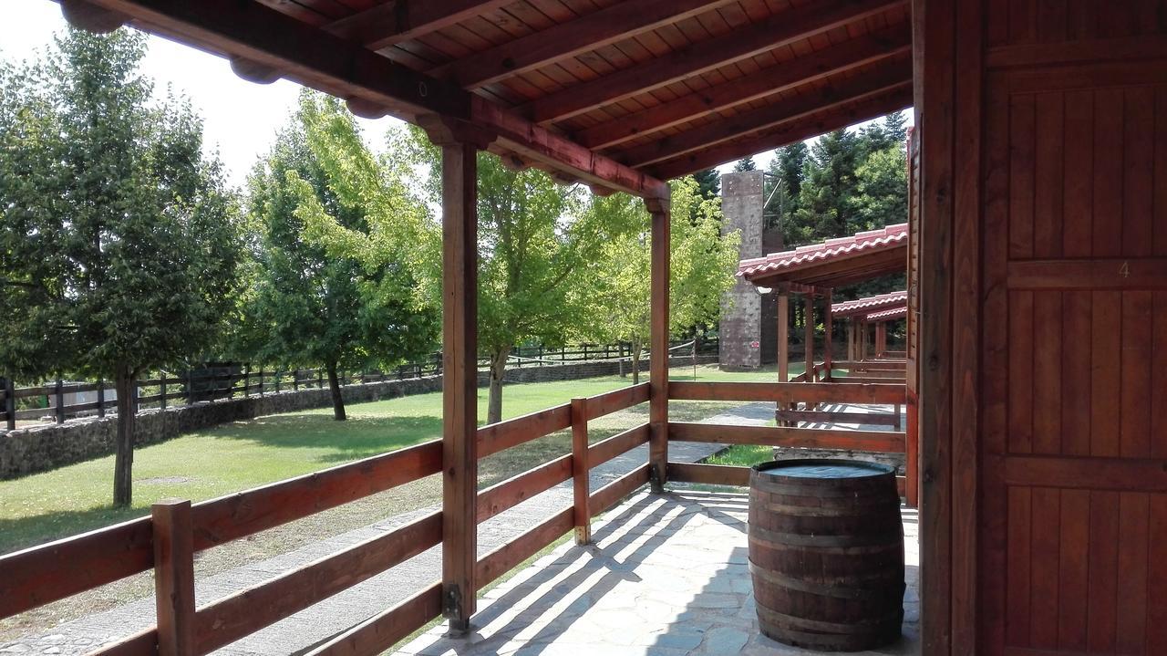 Livadaki Village Megali Kapsi Bagian luar foto