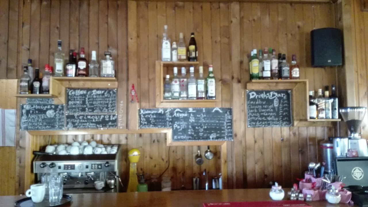 Livadaki Village Megali Kapsi Bagian luar foto