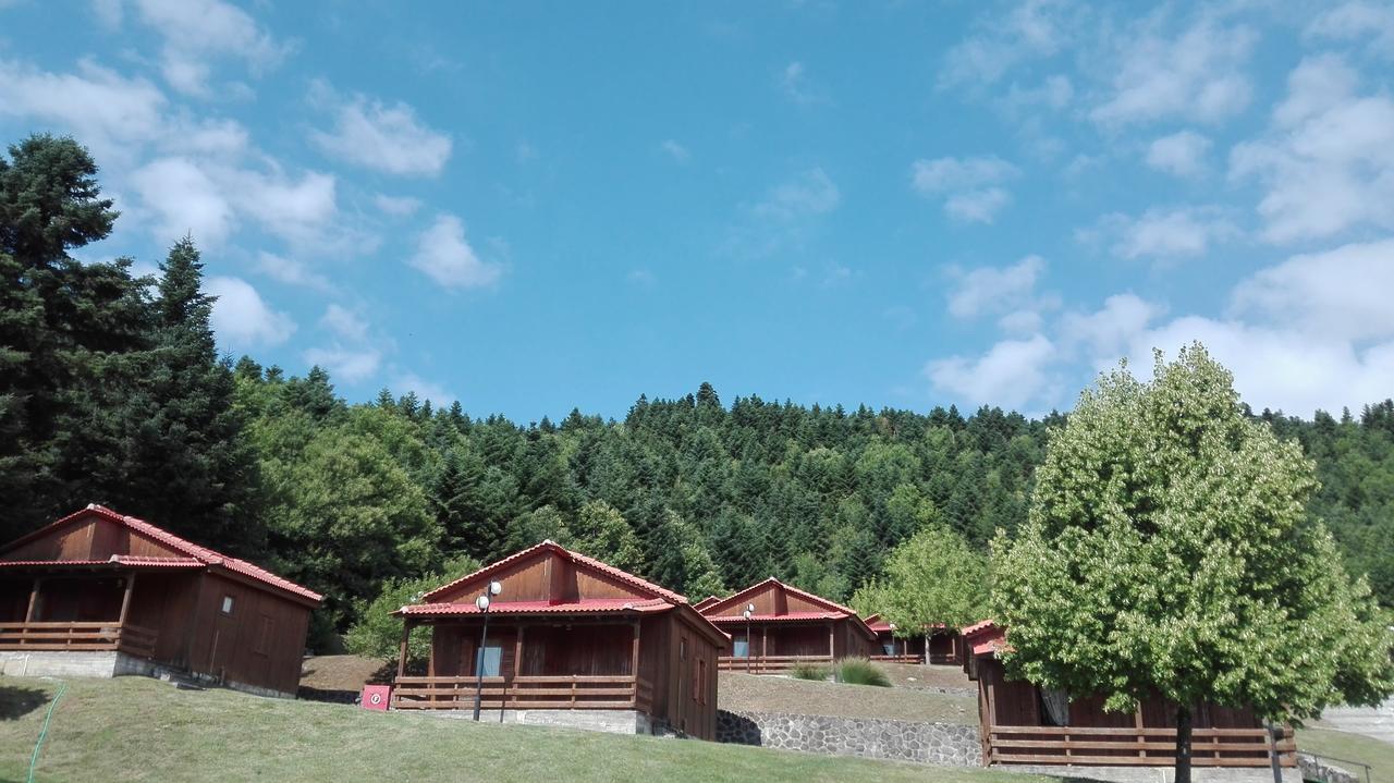 Livadaki Village Megali Kapsi Bagian luar foto
