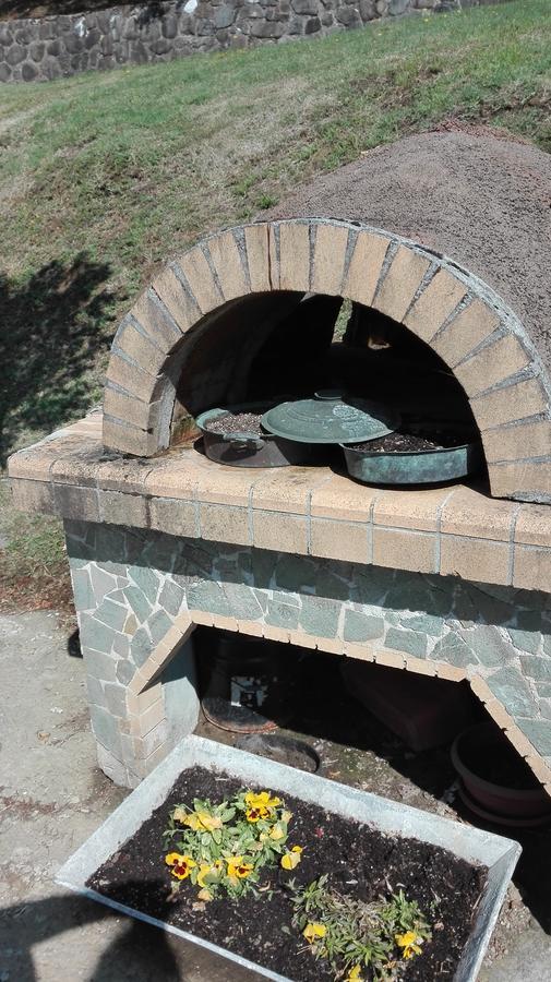 Livadaki Village Megali Kapsi Bagian luar foto